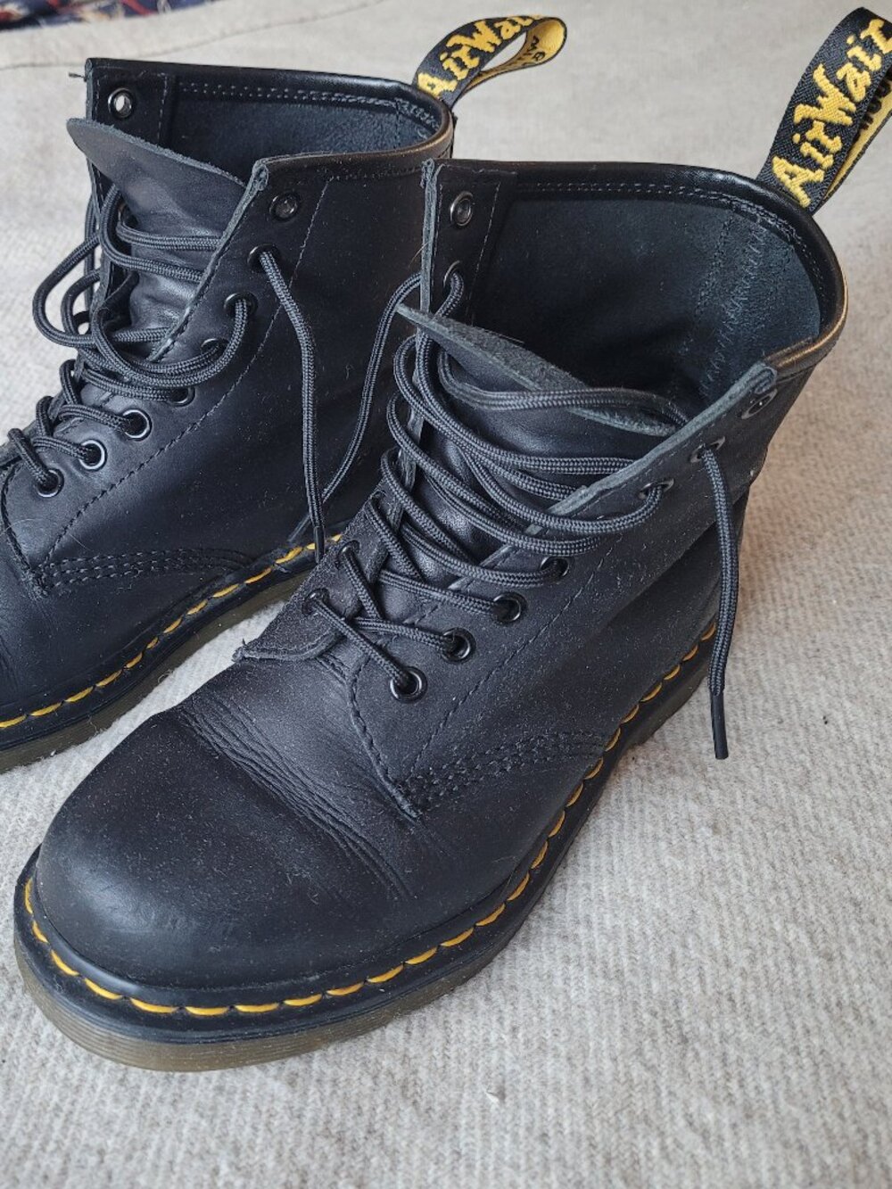 Dr Martens Black Leather 16-Hole Boots 39eu/7m/8w